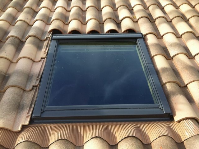 Pose de fenêtre de toît Velux par CP Couverture 